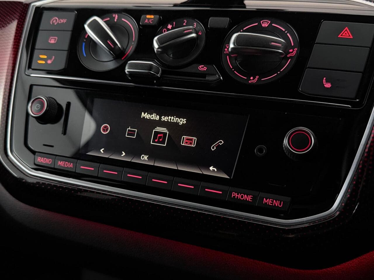 Volkswagen up! thumbnail Infotainment System