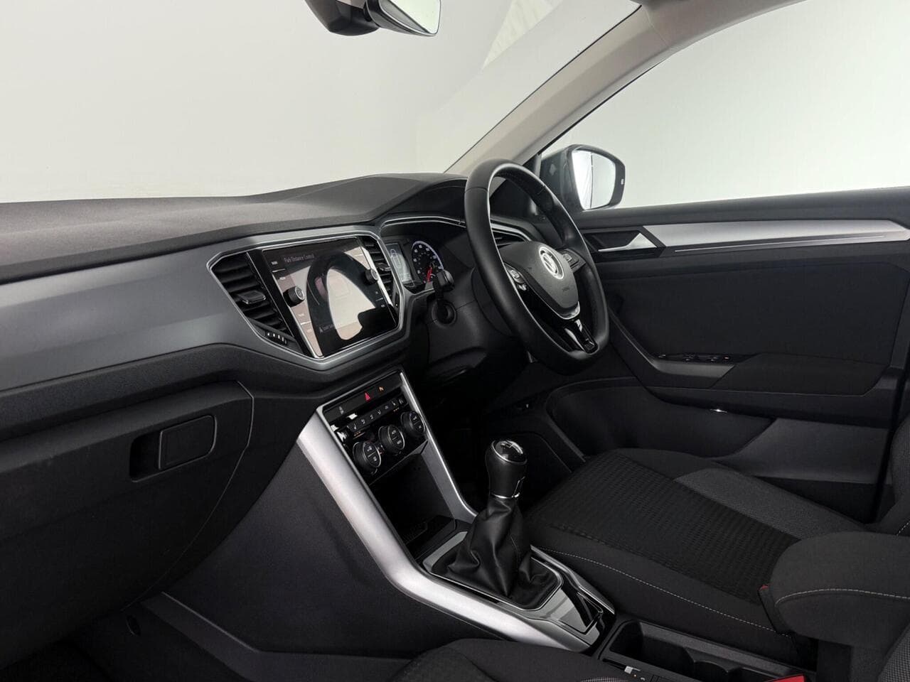 Volkswagen T-Roc thumbnail Interior Front