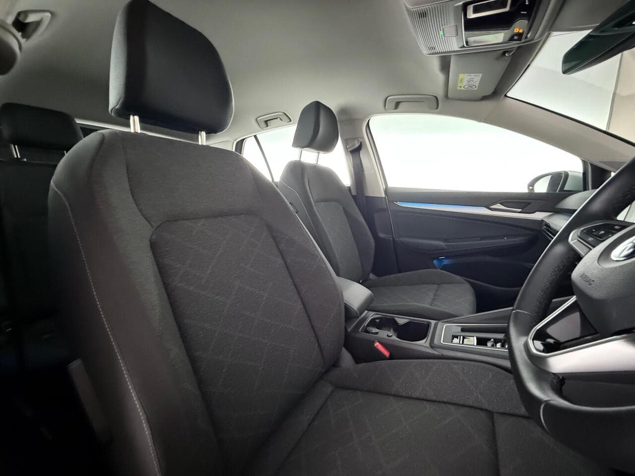 Volkswagen Golf thumbnail Seat Driver