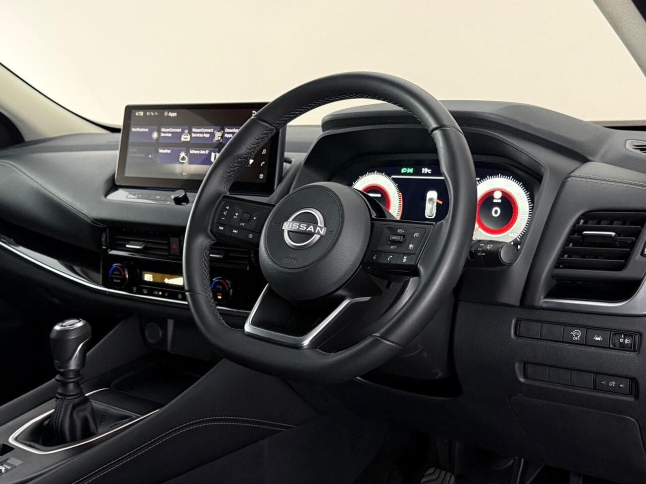 Nissan Qashqai thumbnail Steering Wheel