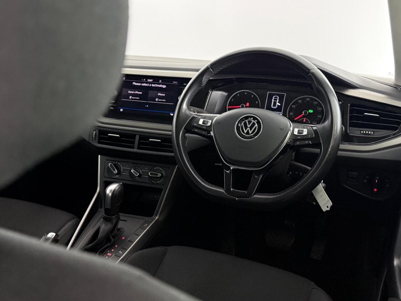 Volkswagen Polo thumbnail Steering Wheel