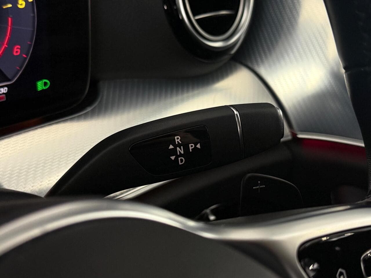 Mercedes-Benz E Class thumbnail Misc Controls