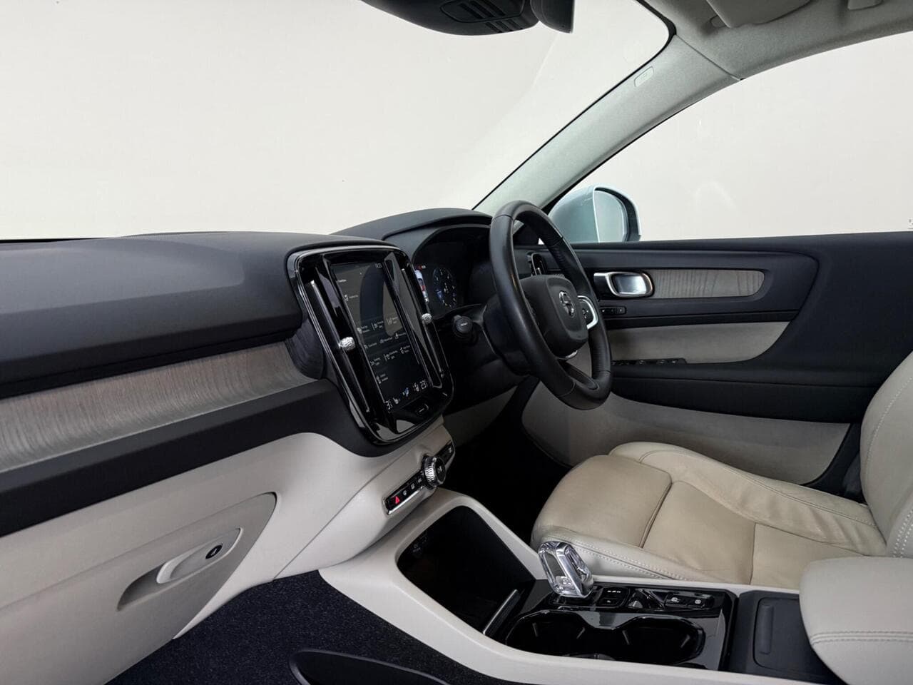 Volvo XC40 thumbnail Interior Front