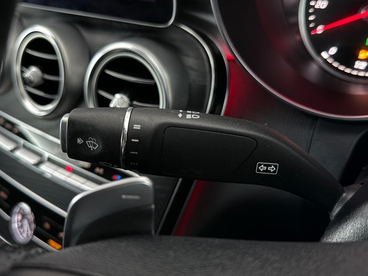 Mercedes-Benz C Class thumbnail Misc Controls