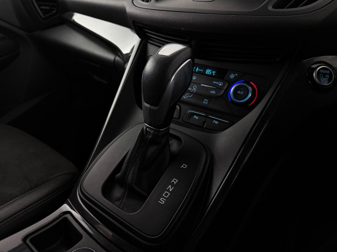 Ford Kuga thumbnail Interior Front