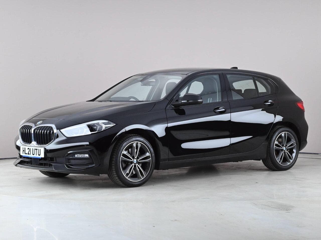 BMW 1 Series thumbnail Front Left