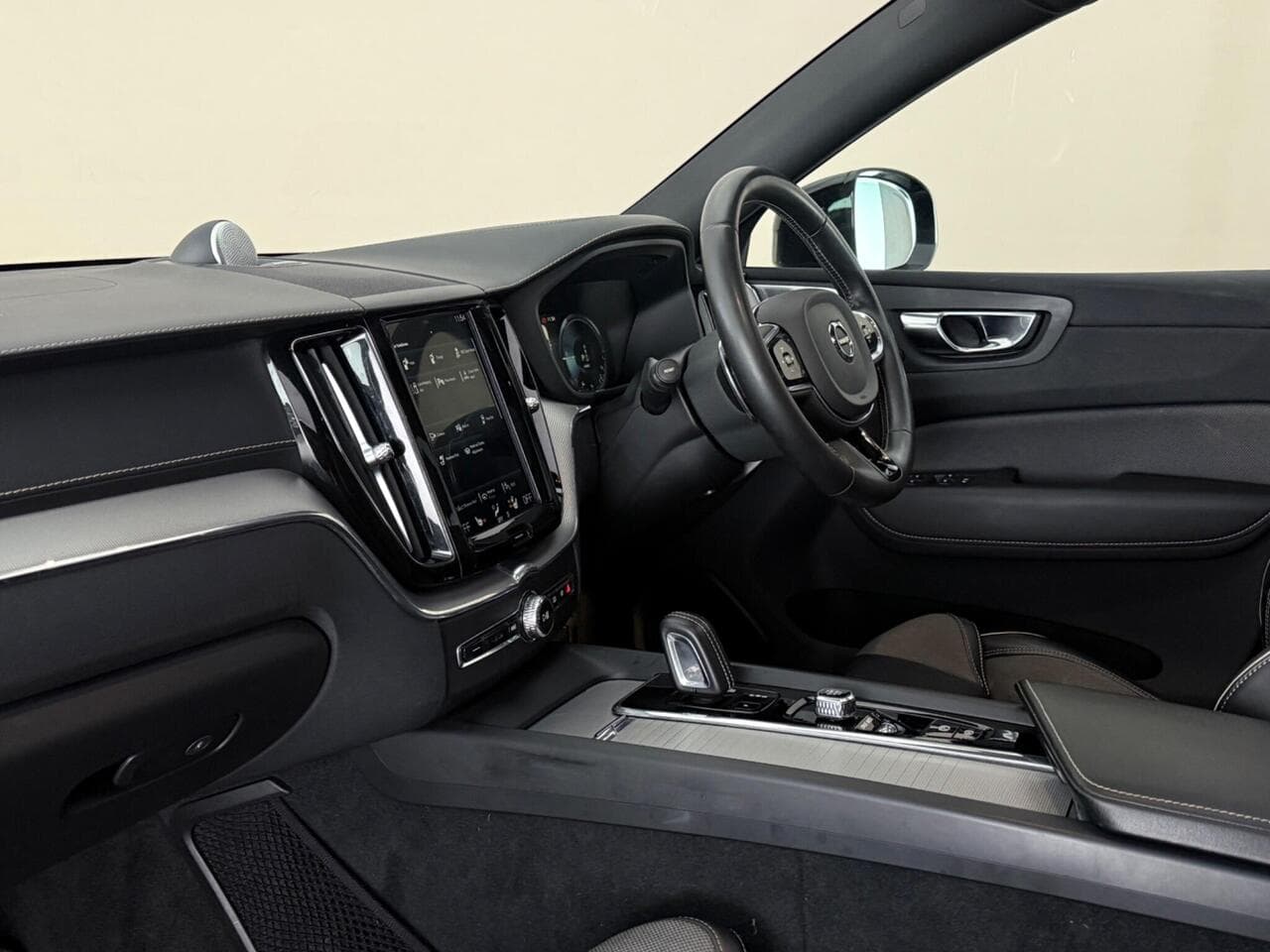 Volvo XC60 thumbnail Interior Front