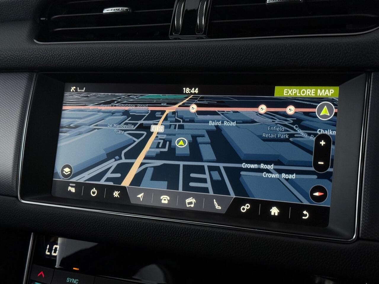 Jaguar XF thumbnail Infotainment System