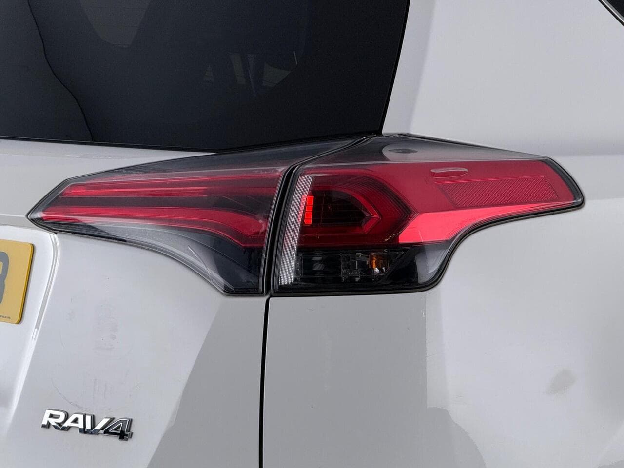 Toyota RAV4 thumbnail Lights Rear
