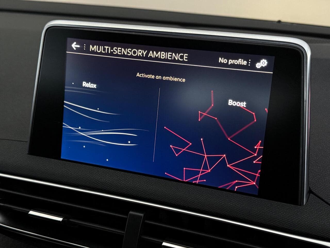 Peugeot 5008 thumbnail Infotainment System