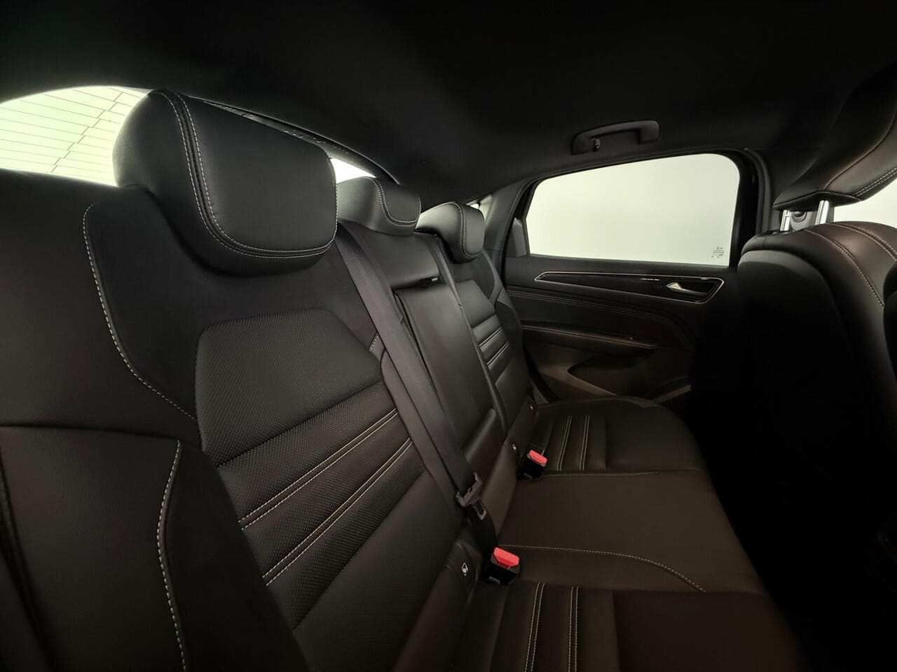 Renault Arkana thumbnail Seats Rear