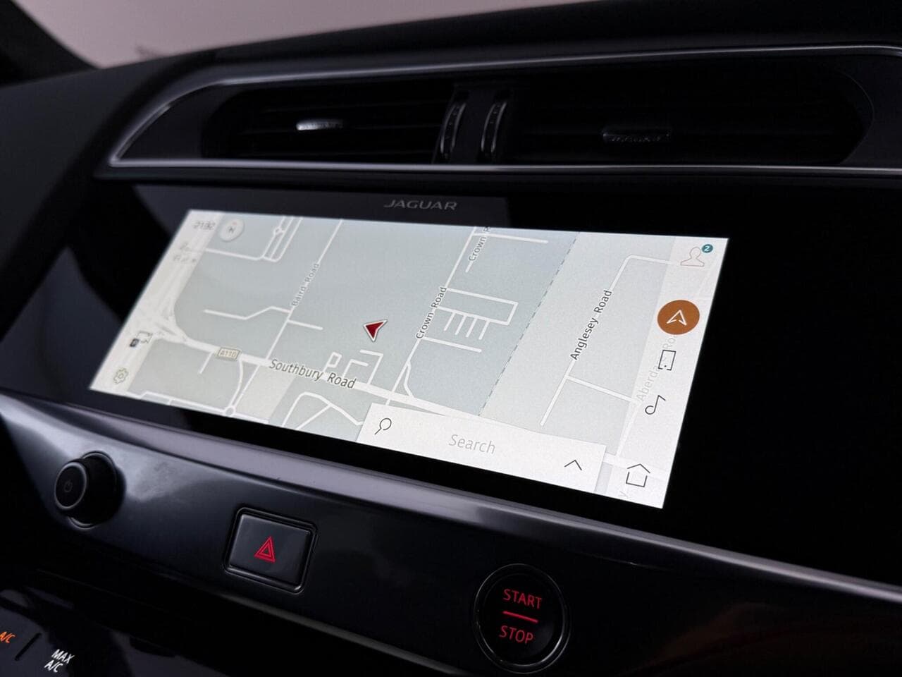 Jaguar I-PACE thumbnail Infotainment System