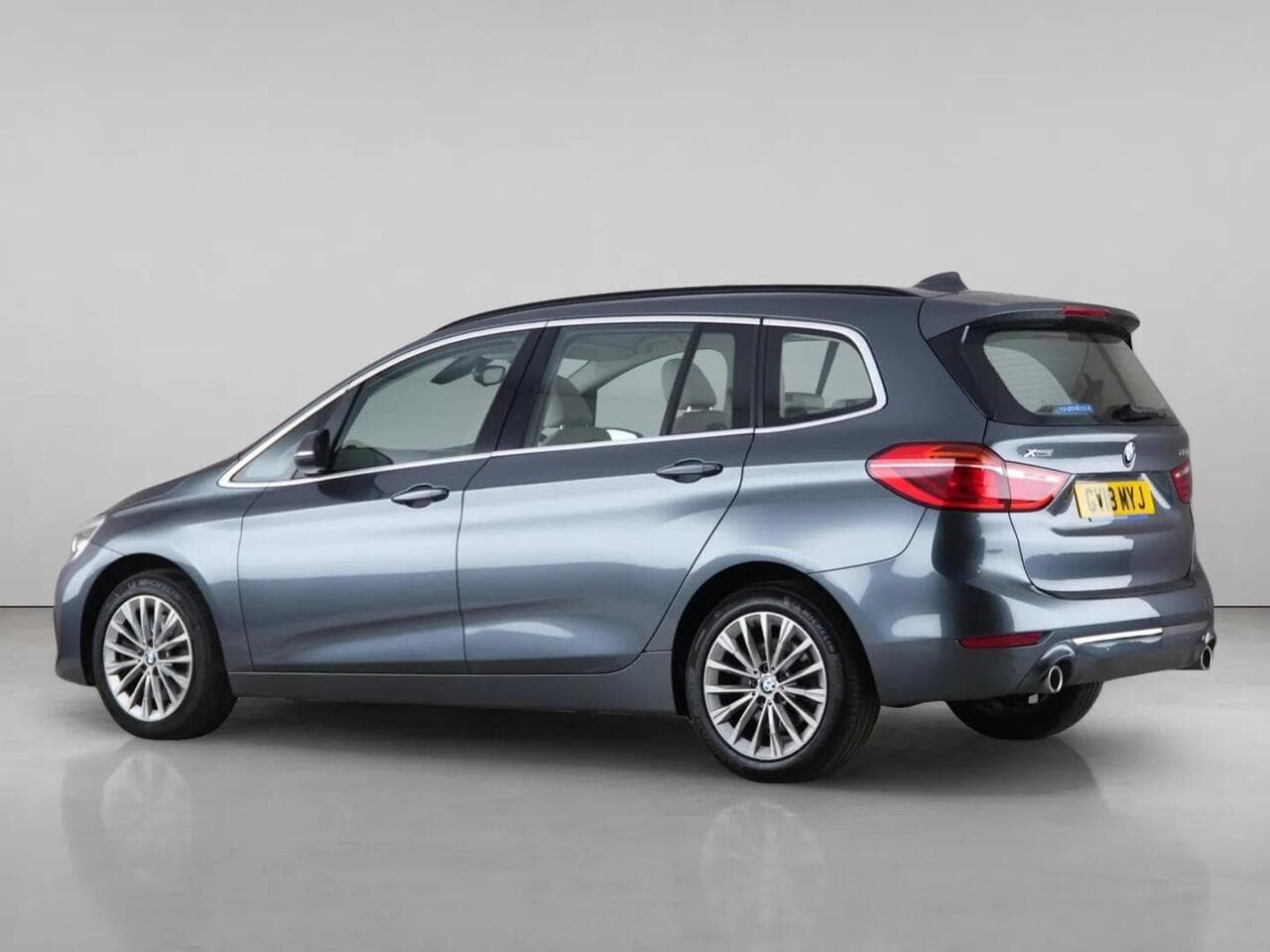 BMW 2 Series Gran Tourer thumbnail Side Left