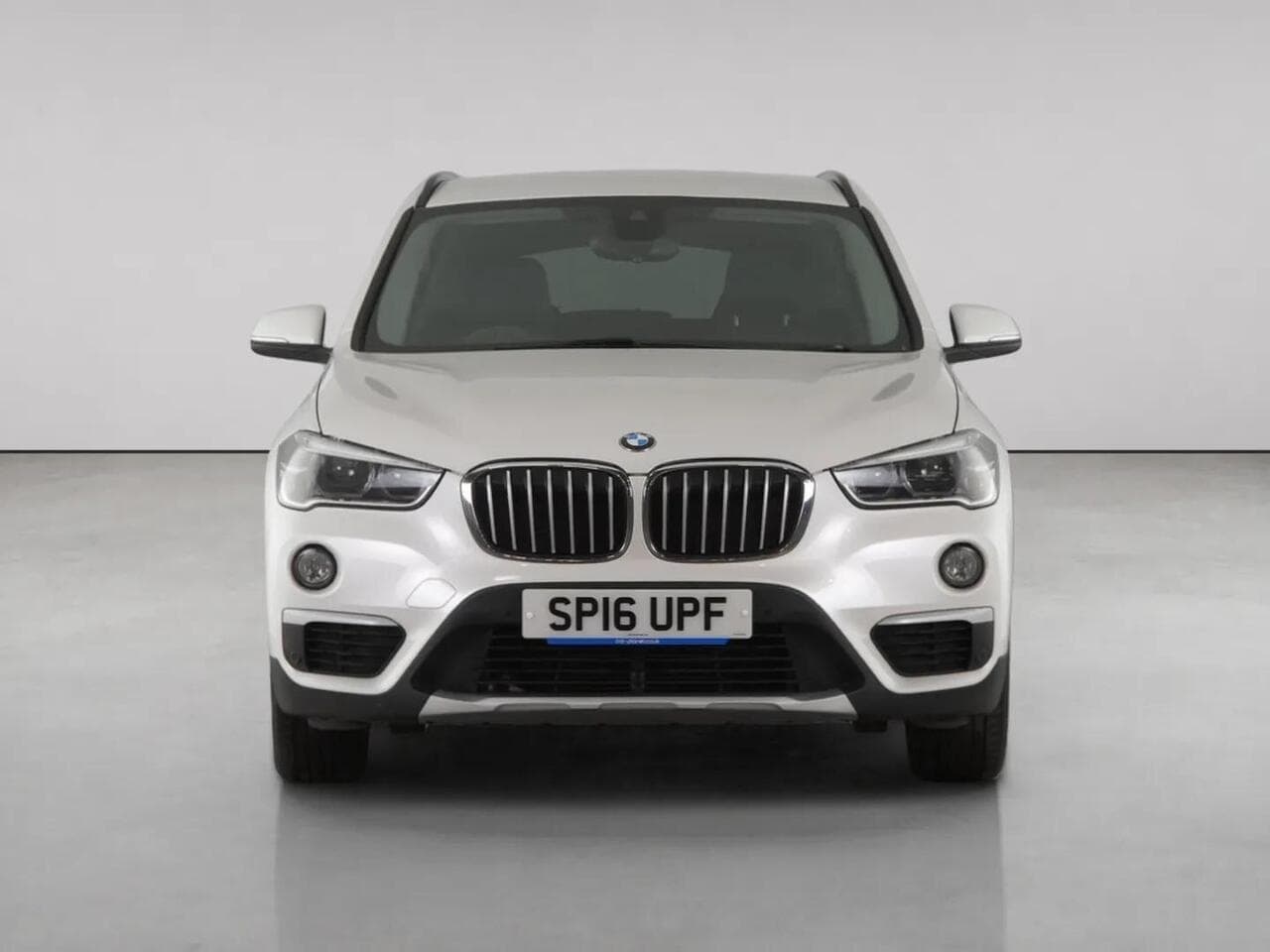 BMW X1 thumbnail Front