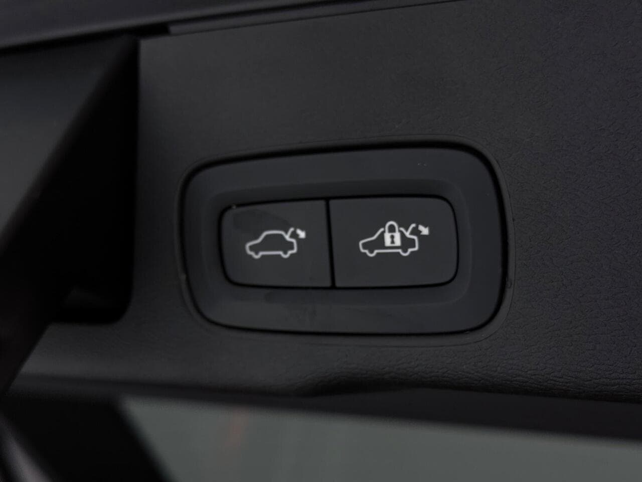 Volvo XC60 thumbnail Misc Controls
