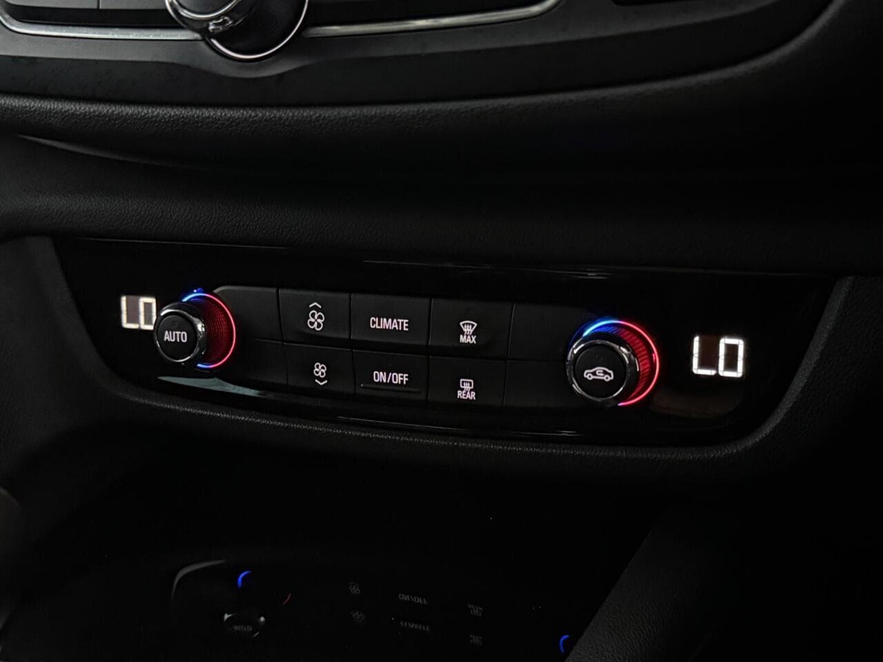Vauxhall Insignia thumbnail Misc Controls