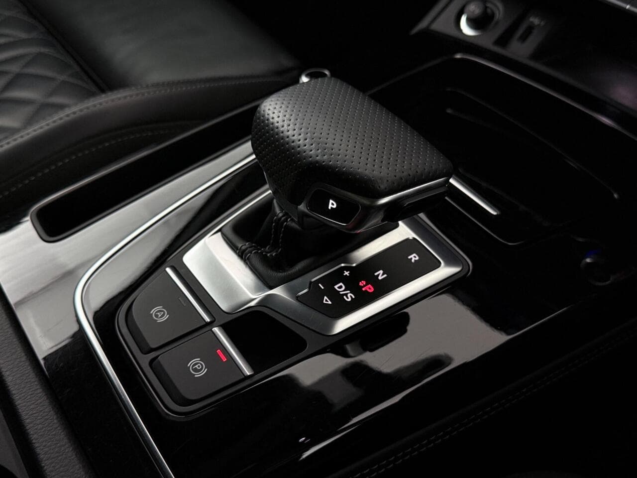 Audi Q5 thumbnail Misc Controls