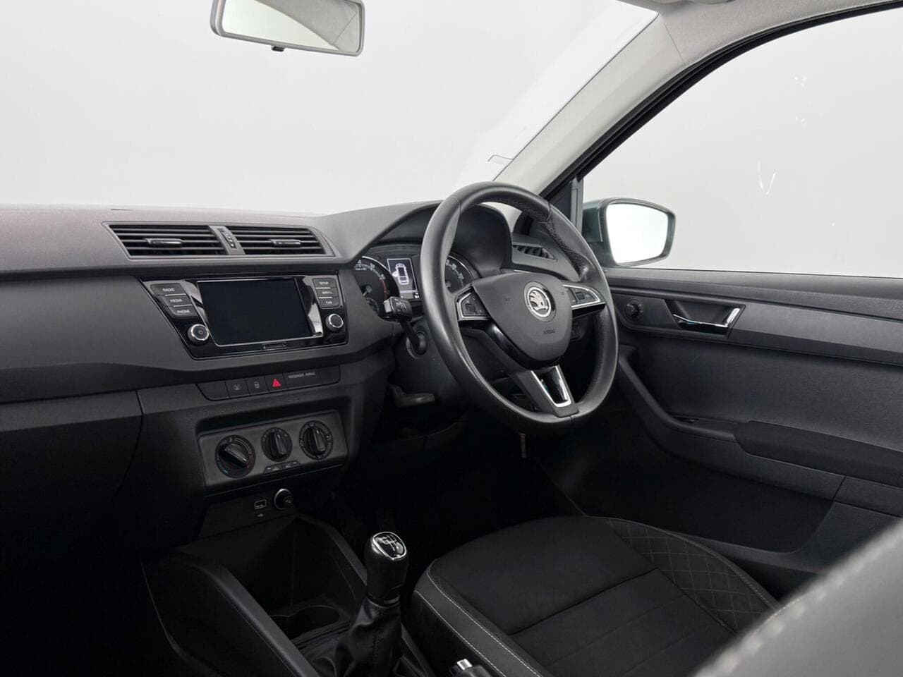 Skoda Fabia thumbnail Interior Front