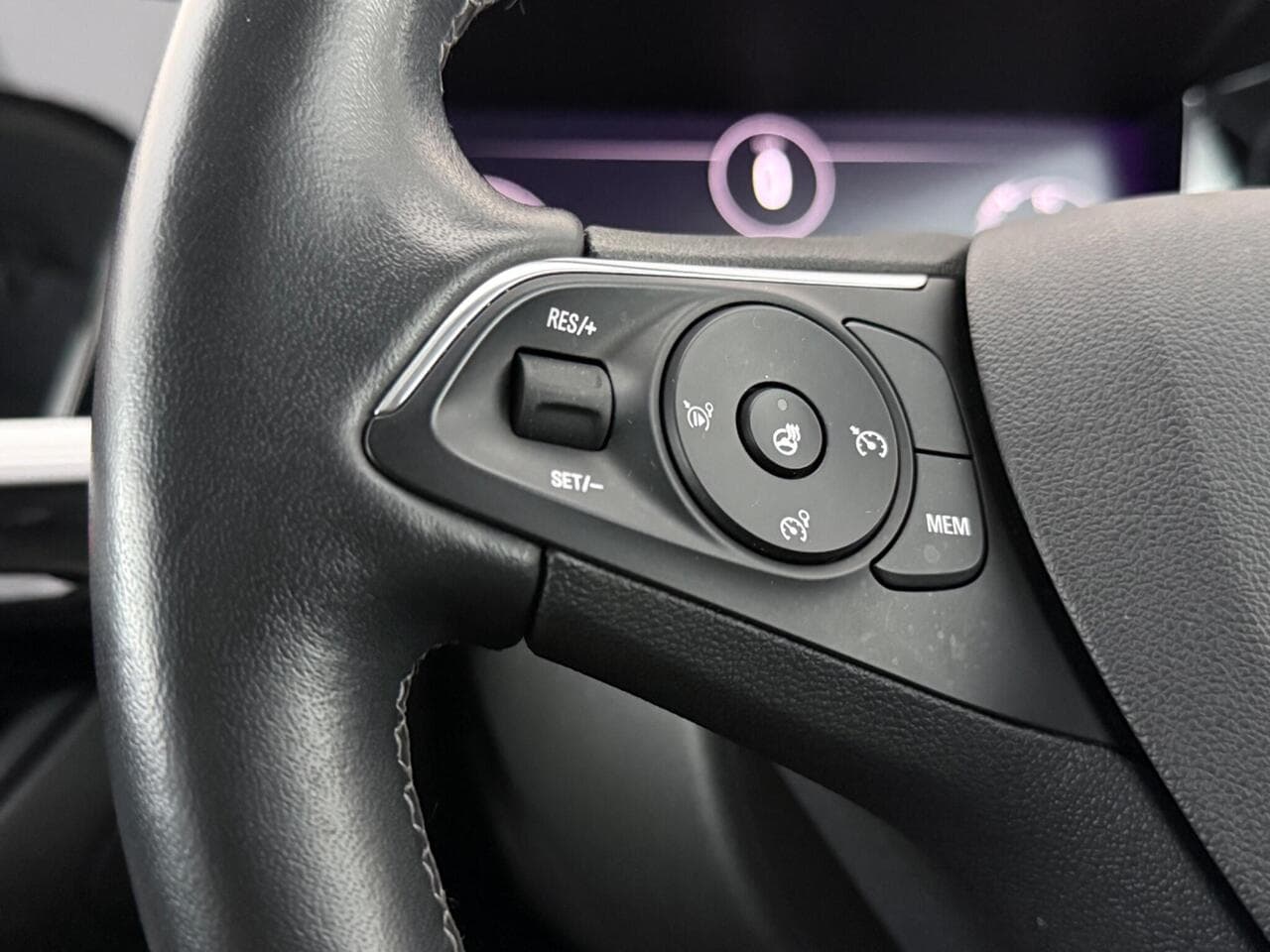 Vauxhall Grandland thumbnail Misc Controls