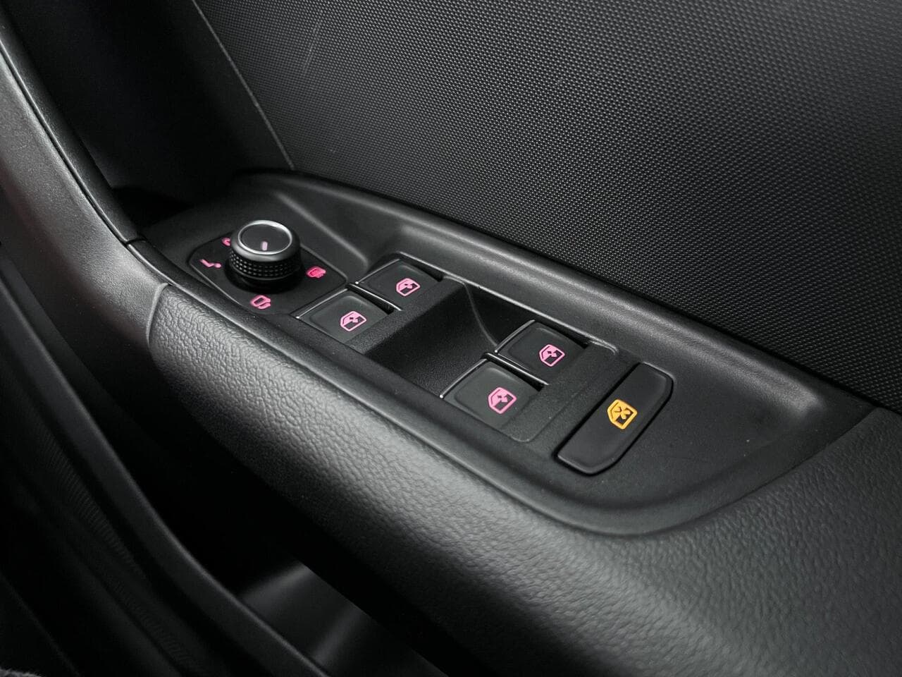 Audi A1 thumbnail Misc Controls