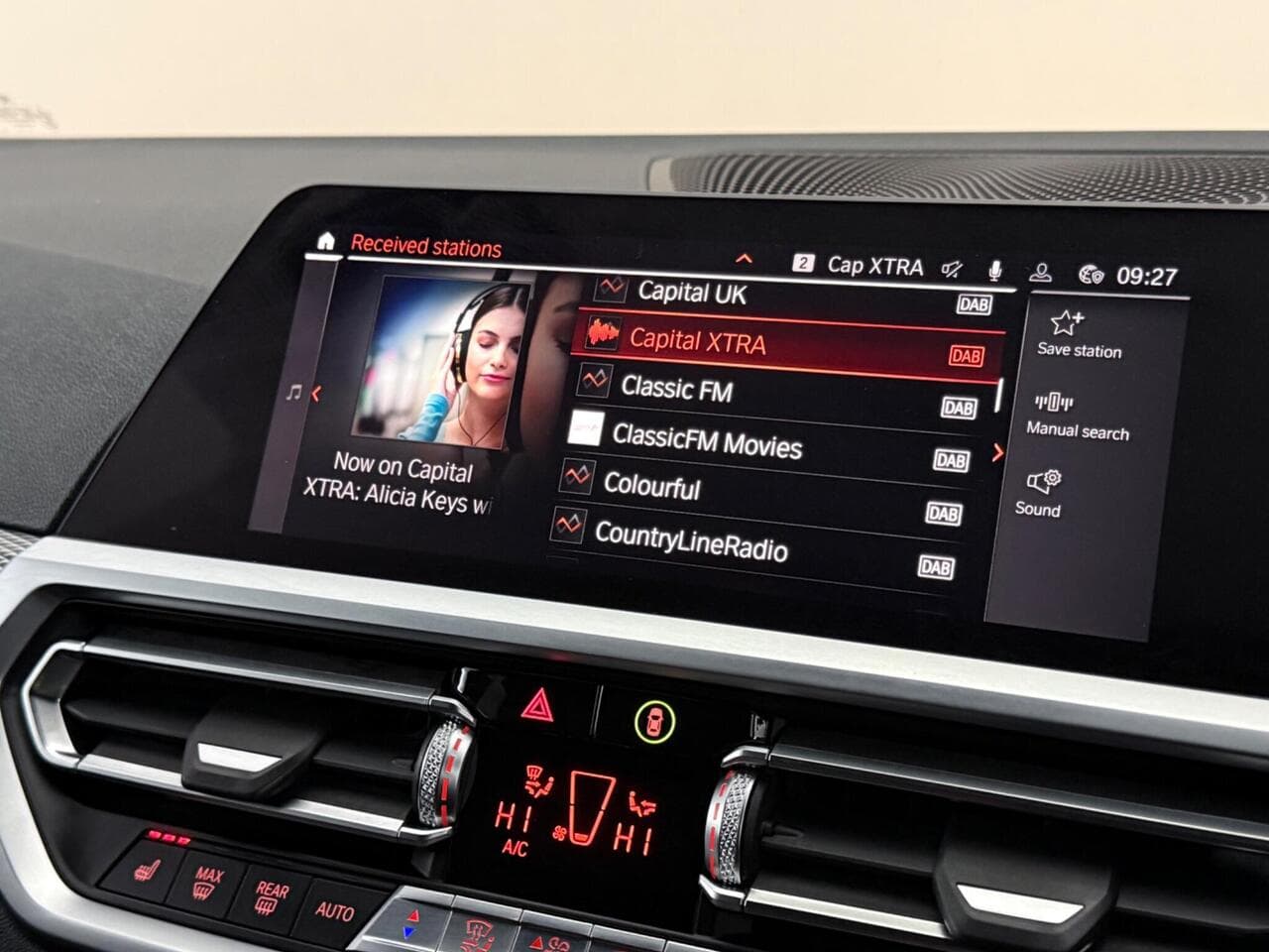 BMW 3 Series thumbnail Infotainment System