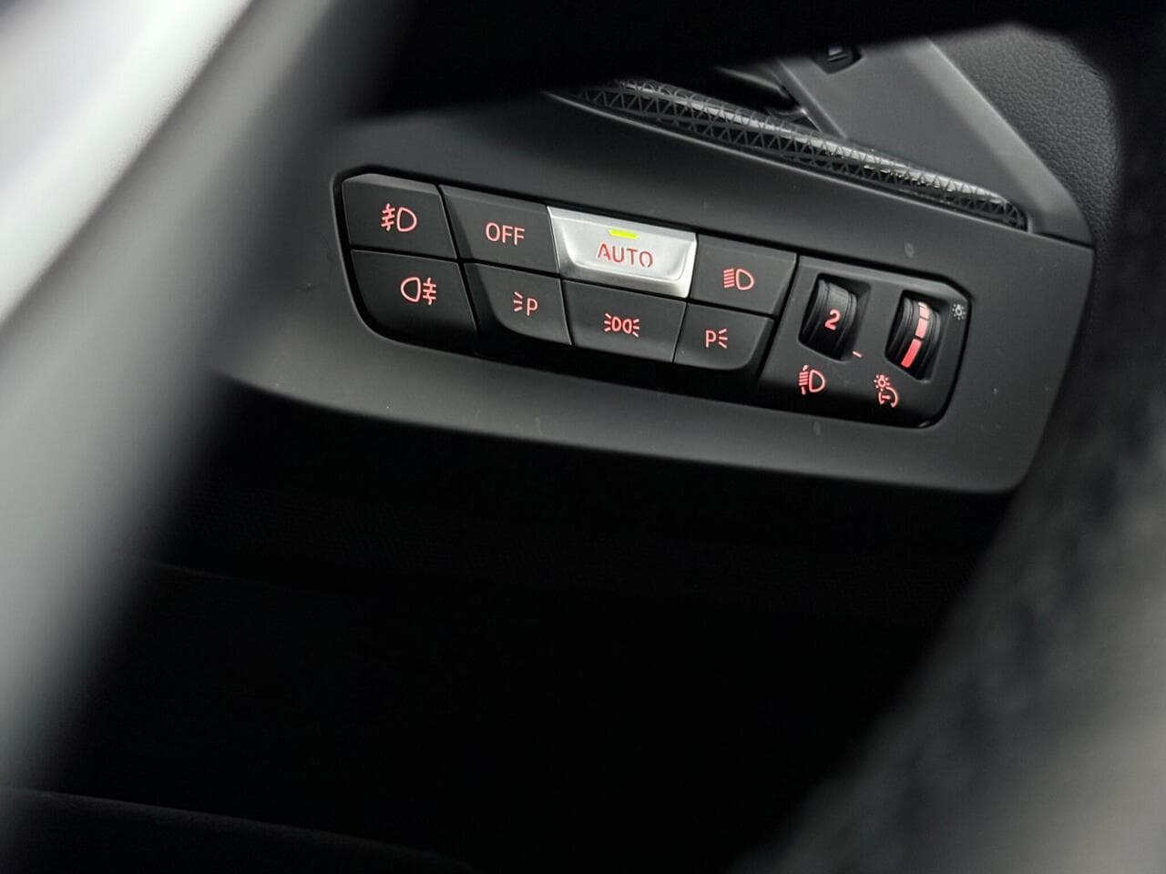 BMW 1 Series thumbnail Misc Controls