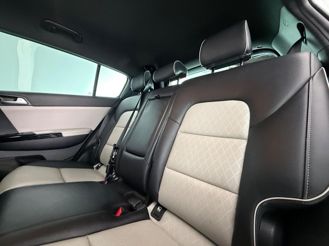 Kia Sportage thumbnail Seat Front Passenger