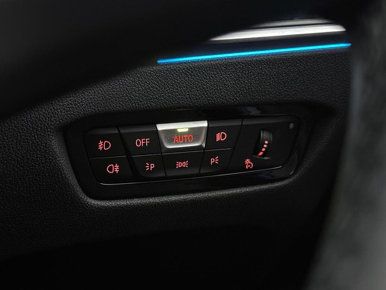 BMW 3 Series thumbnail Misc Controls