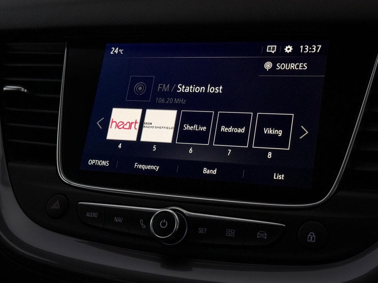 Vauxhall Grandland X thumbnail Infotainment System