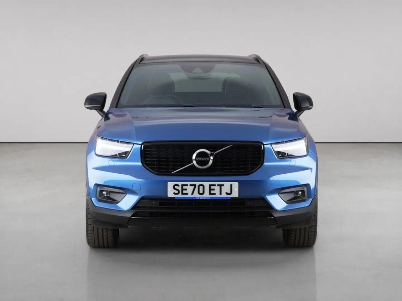 Volvo XC40 thumbnail Front