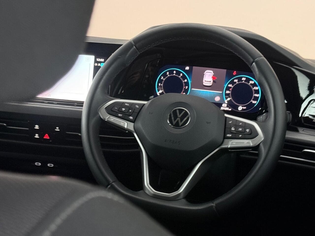 Volkswagen Golf thumbnail Steering Wheel