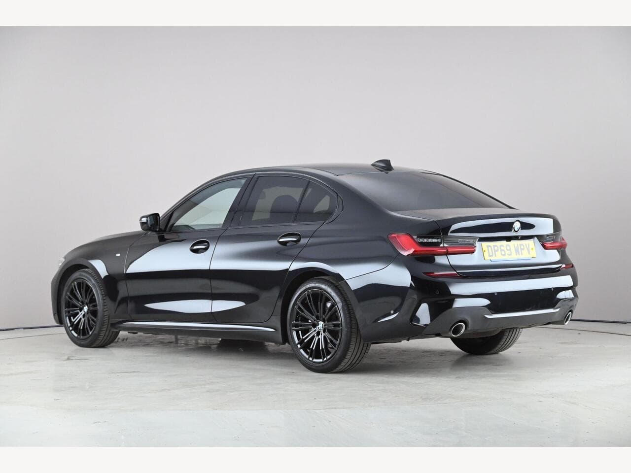 BMW 3 Series thumbnail Rear Left