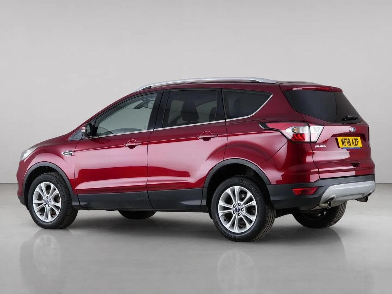 Ford Kuga thumbnail Side Left