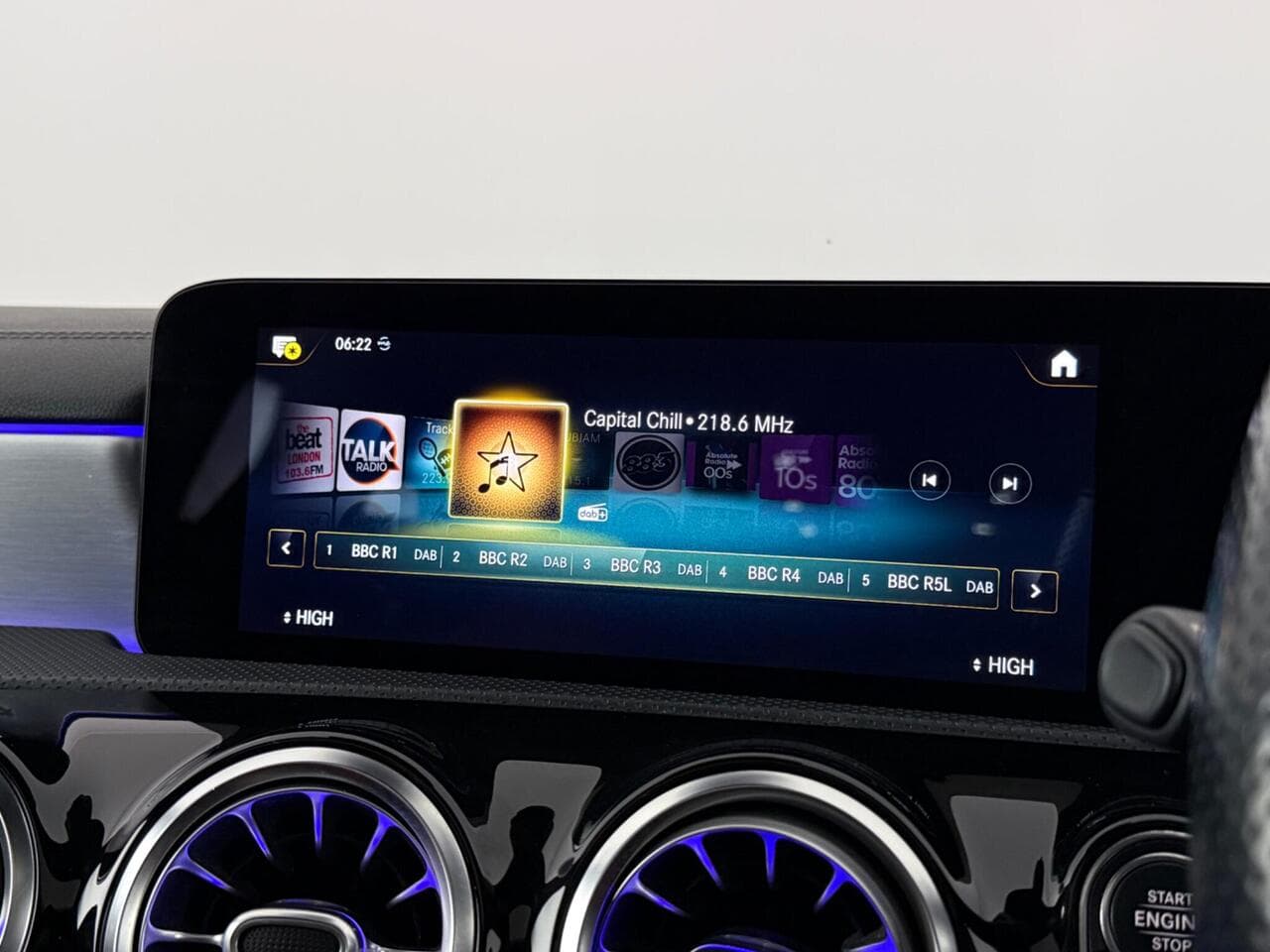Mercedes-Benz CLA thumbnail Infotainment System