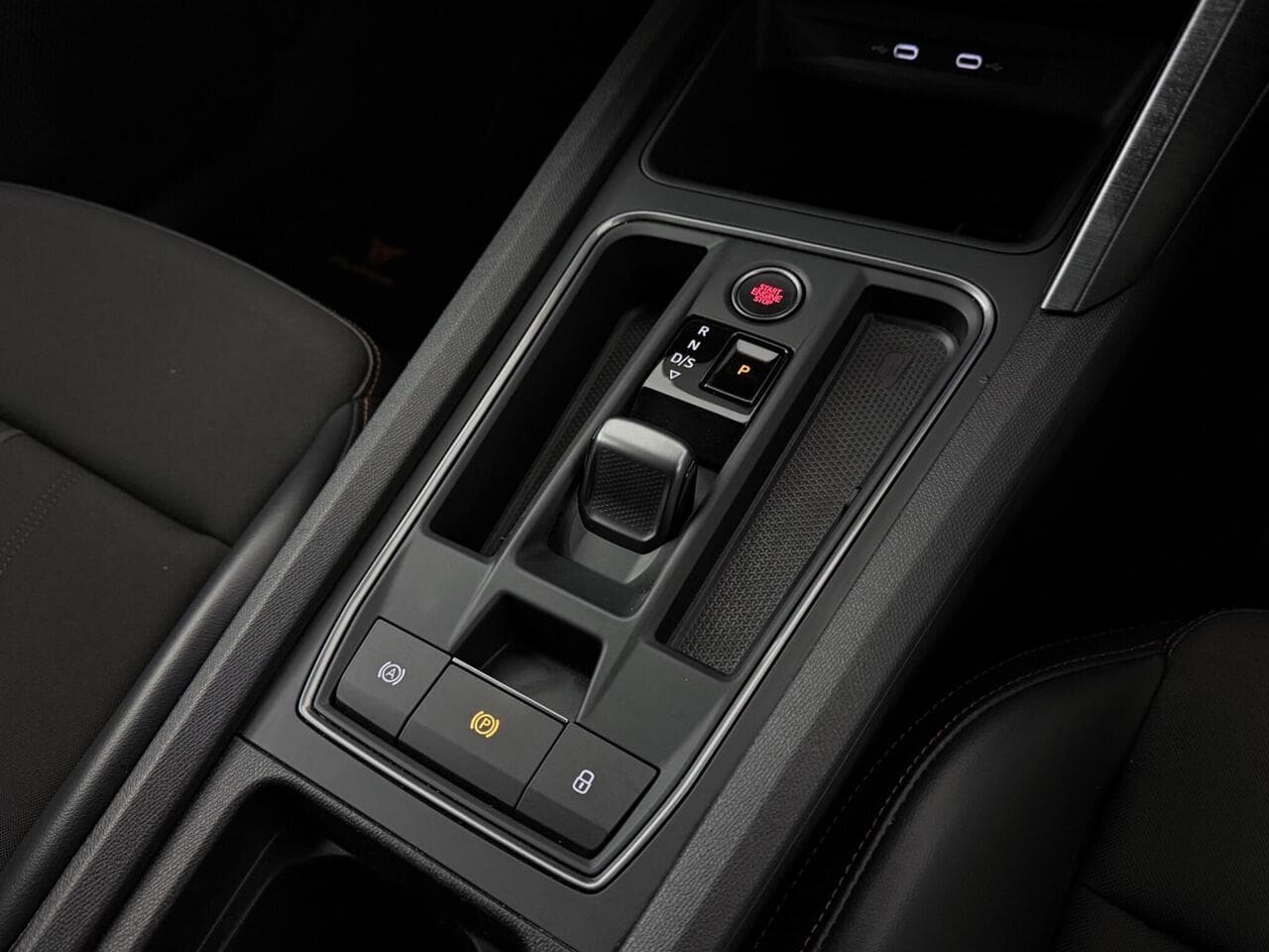 CUPRA Formentor thumbnail Interior Front