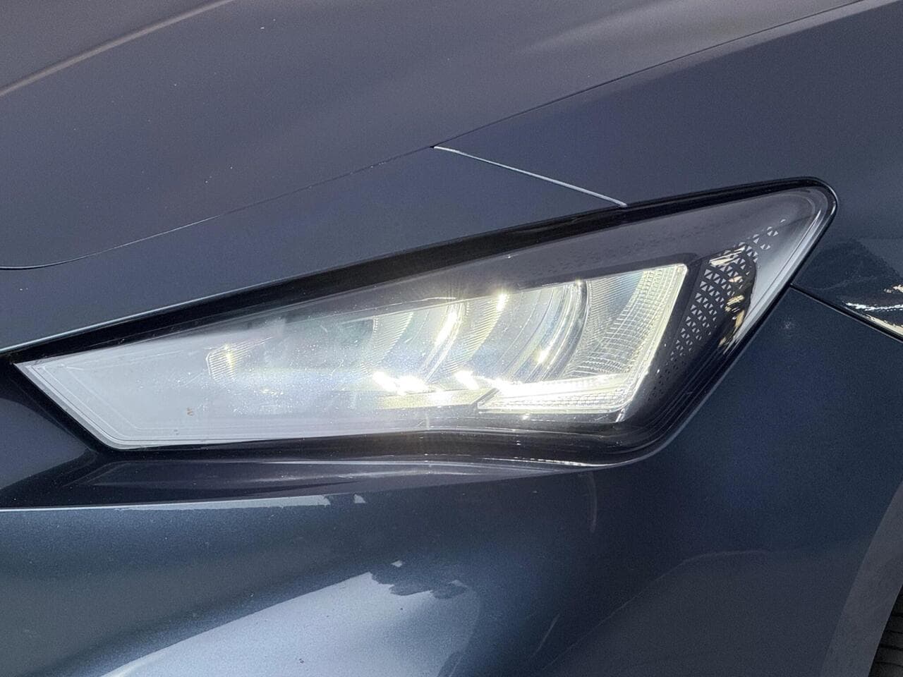 SEAT Leon thumbnail Lights Front