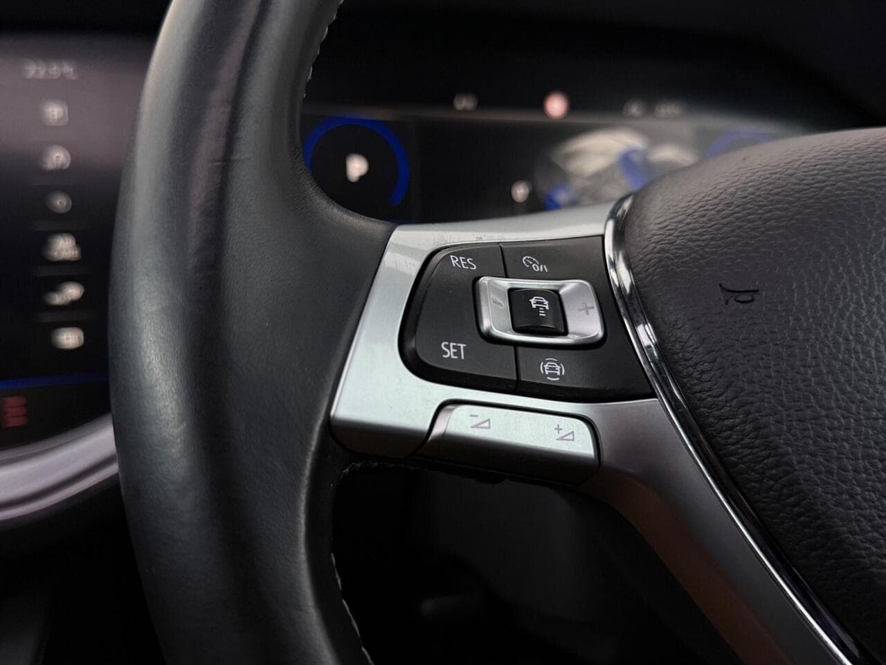 Volkswagen Touareg thumbnail Misc Controls