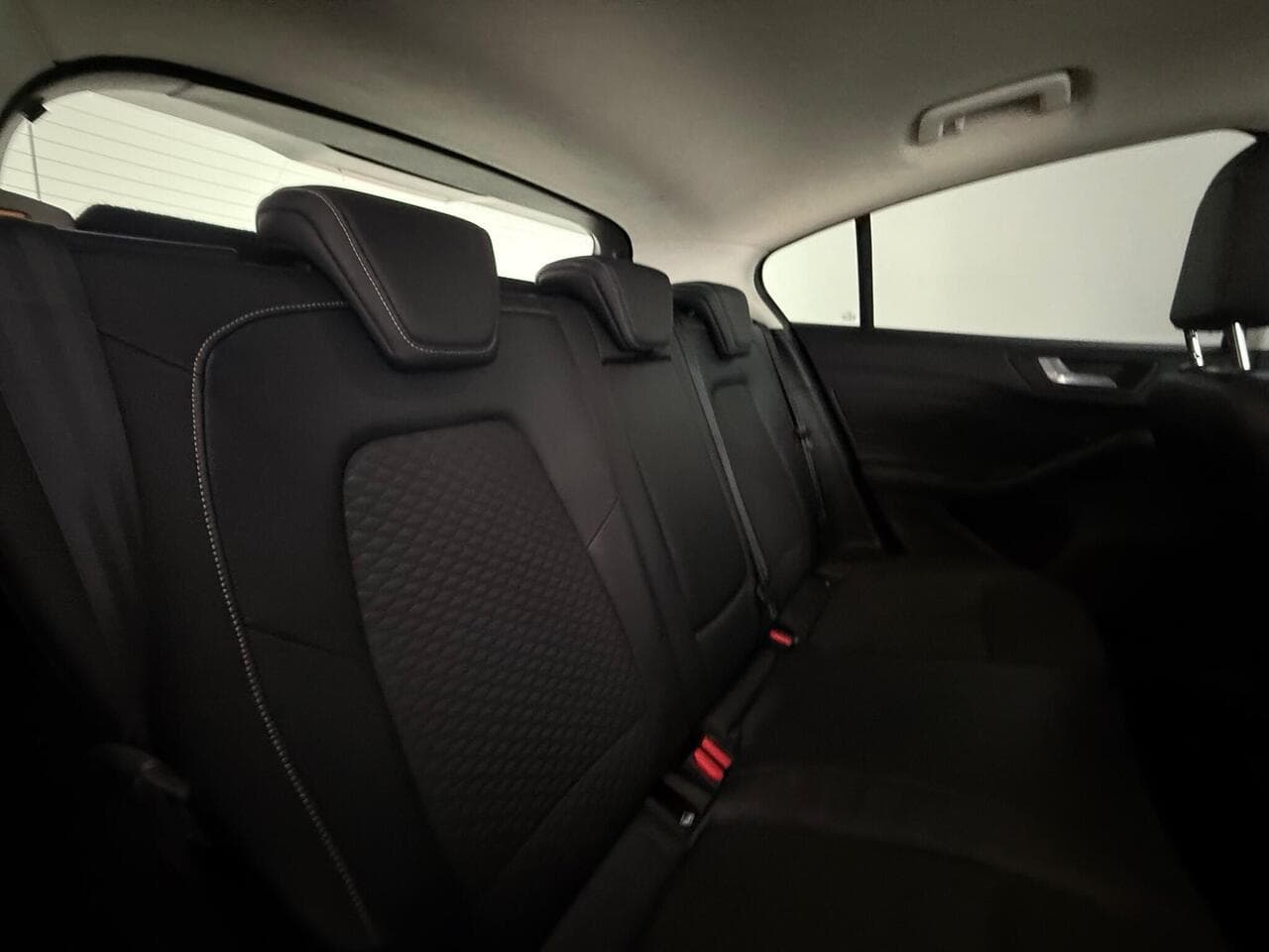 Ford Focus thumbnail Seats Rear