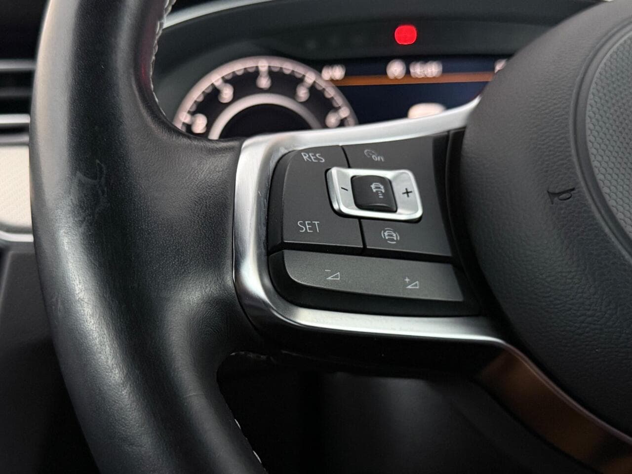 Volkswagen Arteon thumbnail Misc Controls