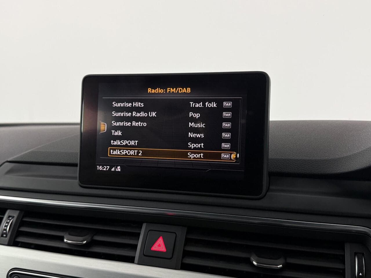 Audi A4 thumbnail Infotainment System