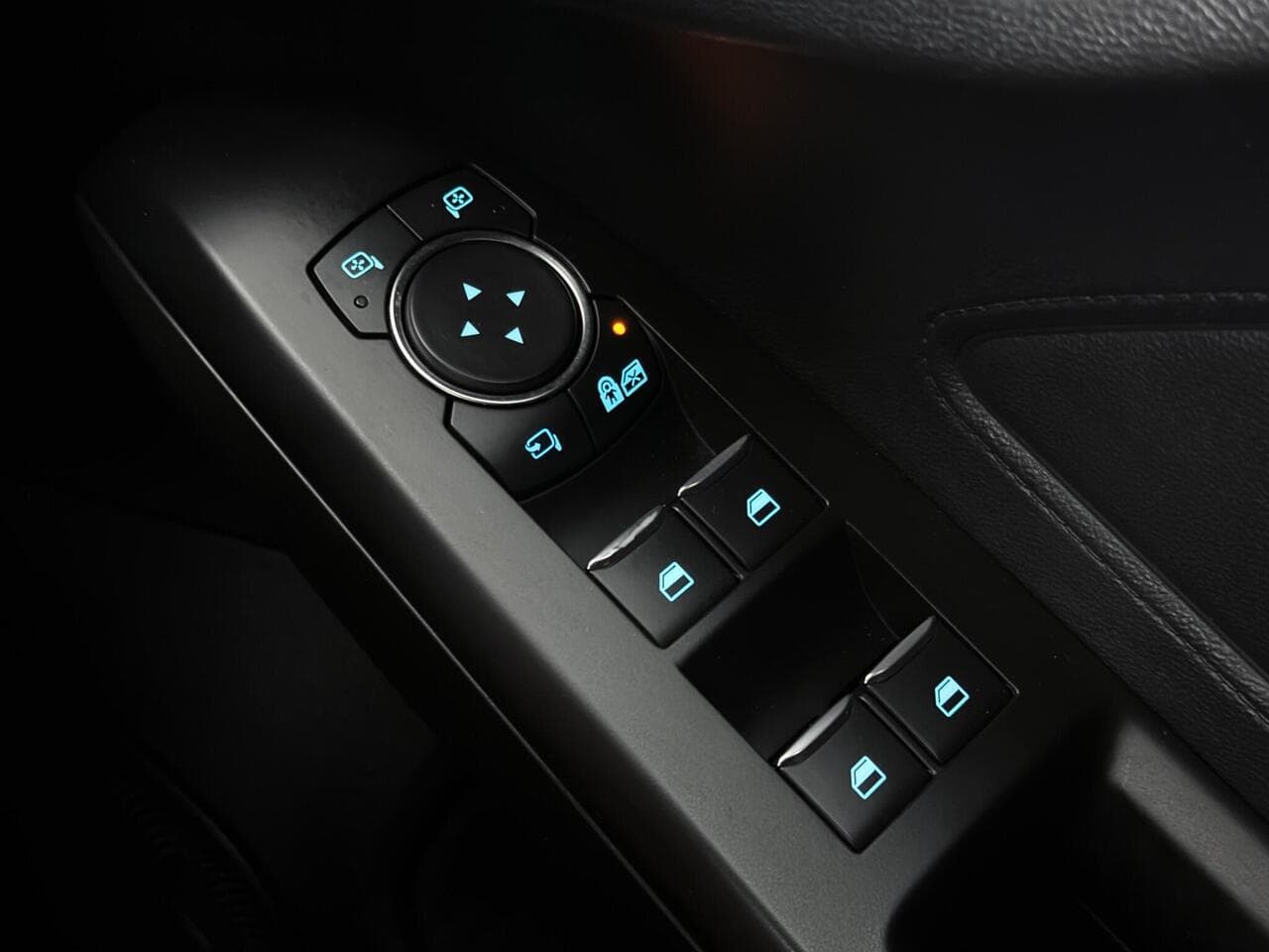 Ford Focus thumbnail Misc Controls