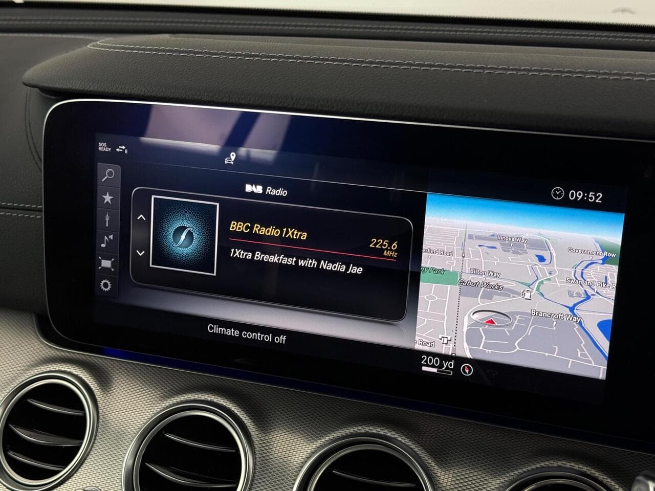 Mercedes-Benz E Class thumbnail Infotainment System
