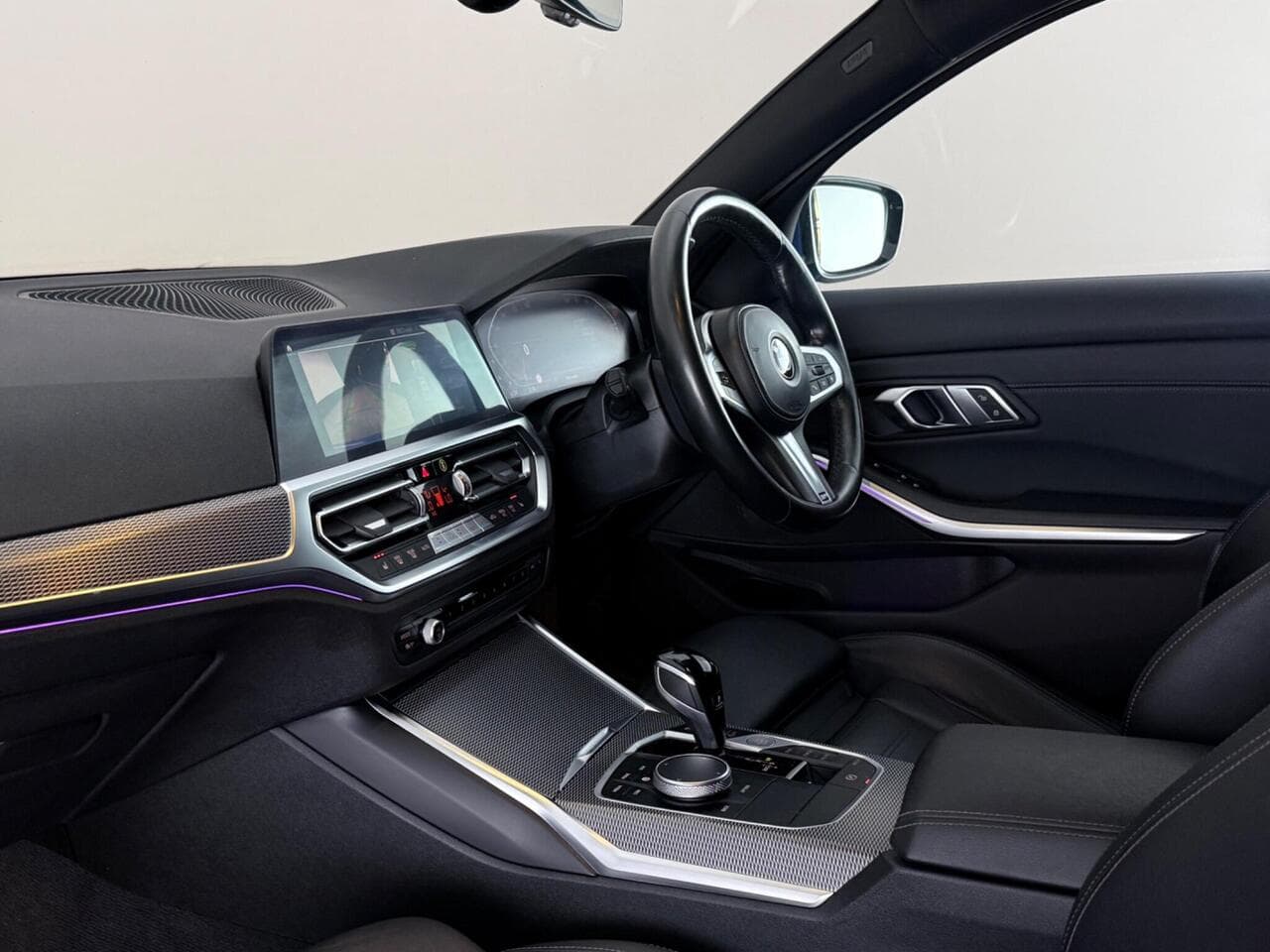 BMW 3 Series thumbnail Interior Front