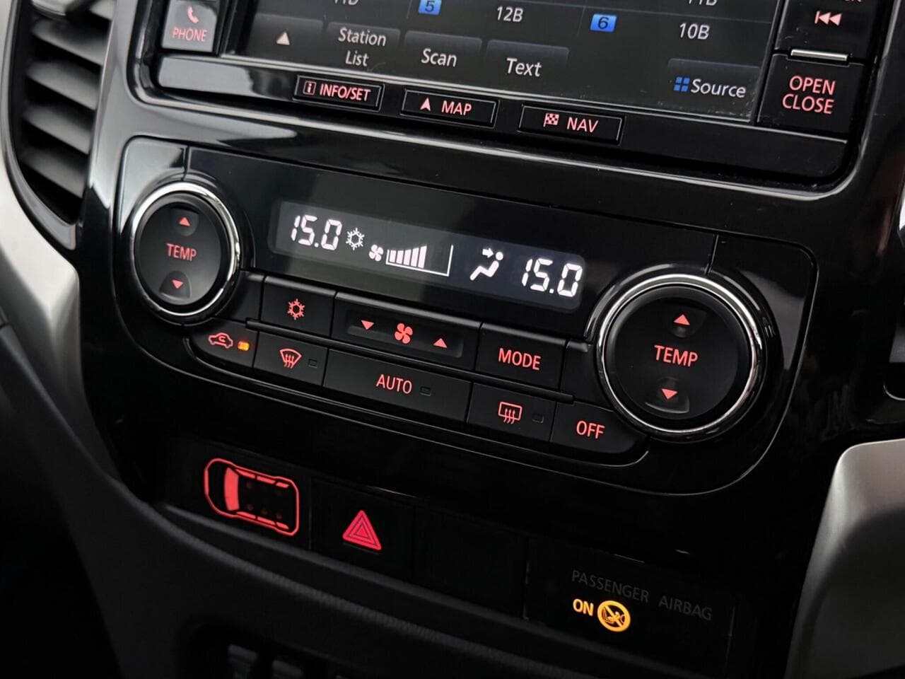 Mitsubishi L200 thumbnail Infotainment System