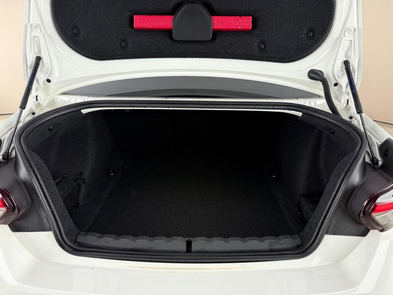 BMW 2 Series thumbnail Boot