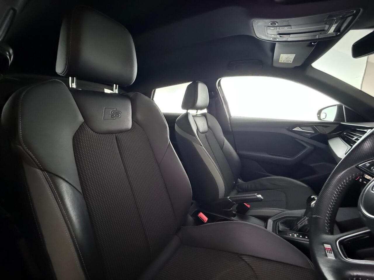 Audi A1 thumbnail Seat Driver