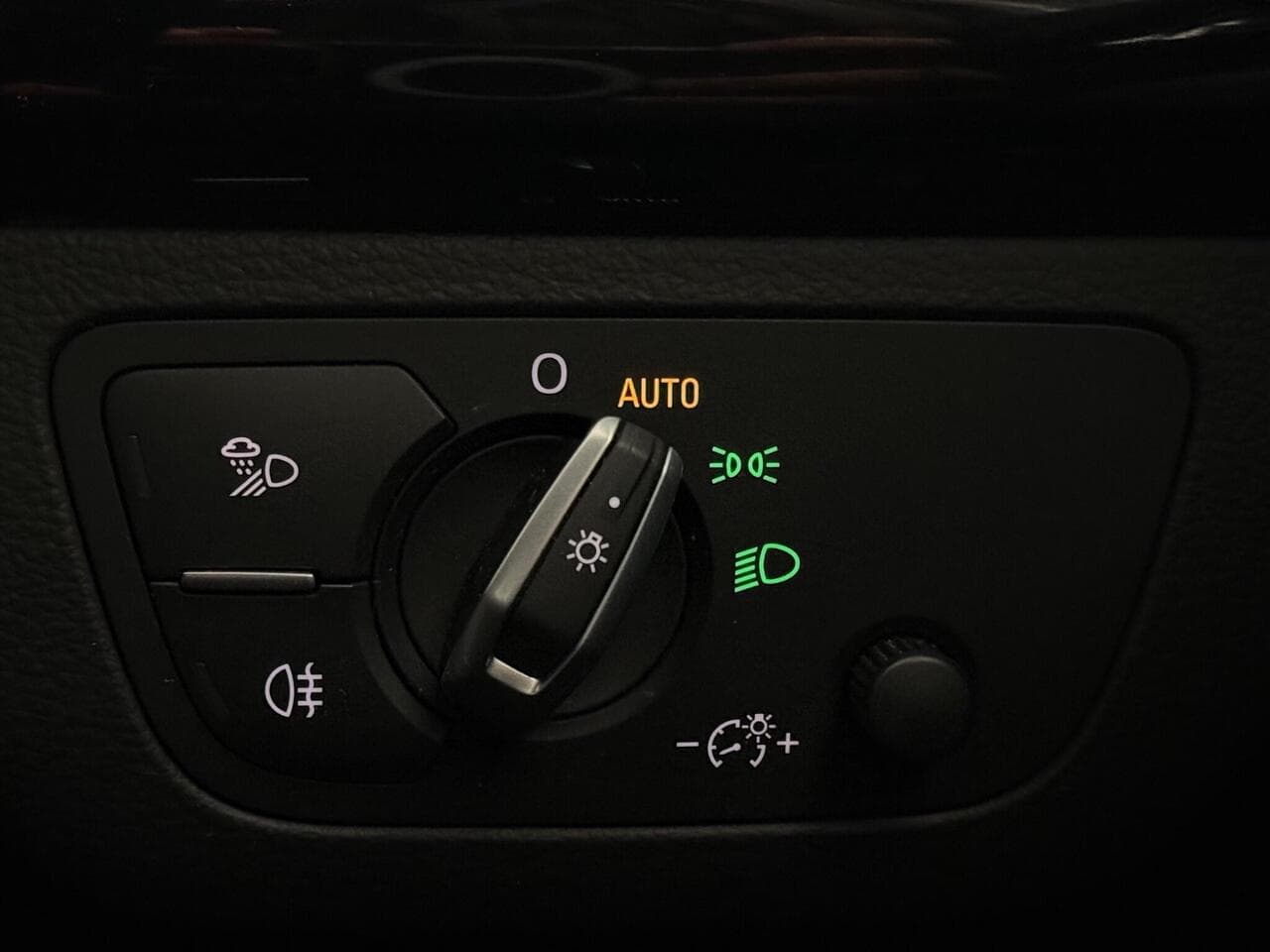 Audi Q5 thumbnail Misc Controls