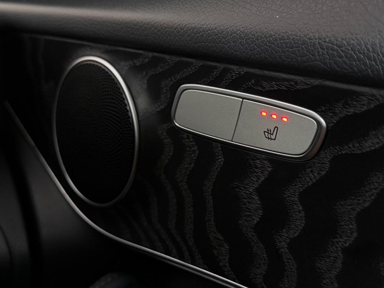 Mercedes-Benz GLC thumbnail Misc Controls