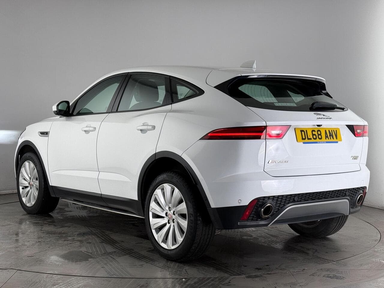Jaguar E-PACE thumbnail Rear Left
