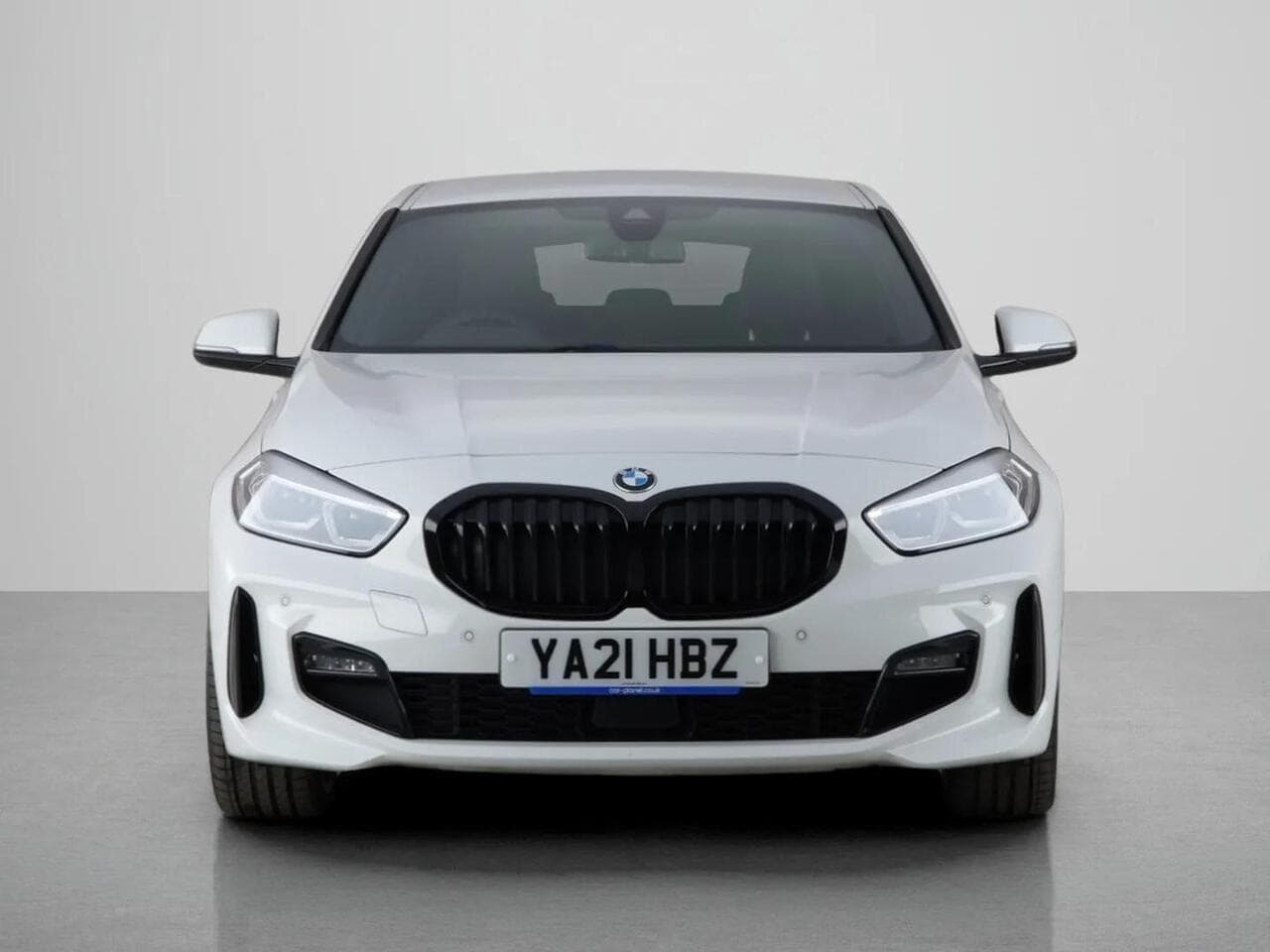 BMW 1 Series thumbnail Front